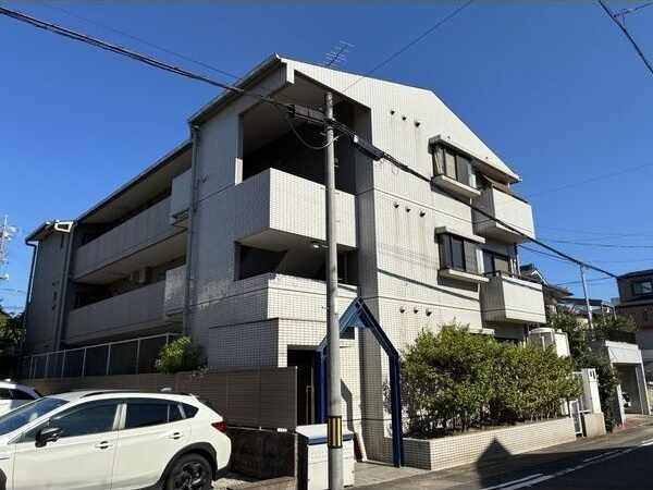 エクセリーヌ植田西の外観