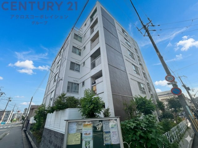 鉄骨造７階建て