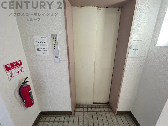 エレベーター完備で、重い荷物やベビーカーの移動もスムーズ。日々の外出が快適になり、幅広い世代が安心して暮らせる住環境です。

