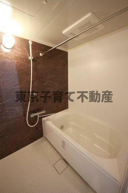 ラヴィエント浅草言問の浴室