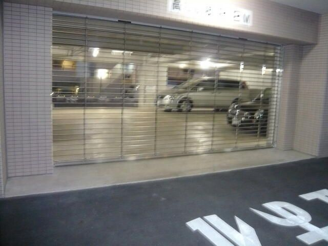 ルーチェ茗荷谷の駐車場