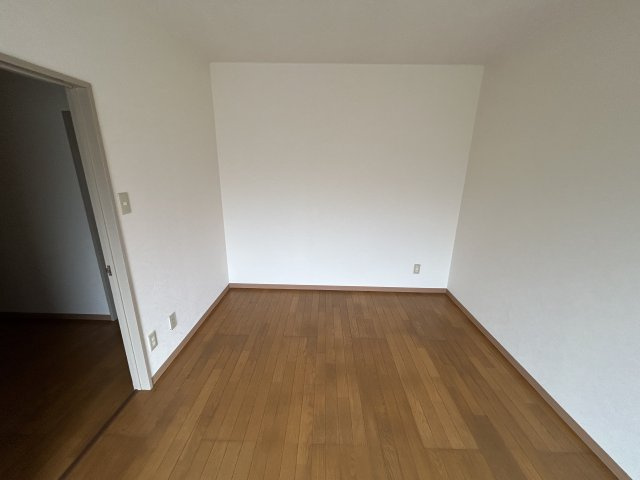 コーポ公文の洋室|コンパクトで使いやすい洋室です