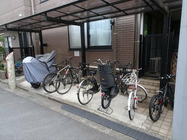 アークビル西新宿の駐車場