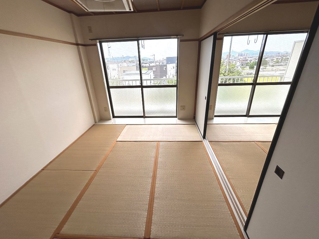 コーポ公文の和室|畳の上でゆっくりとくつろげる和室です