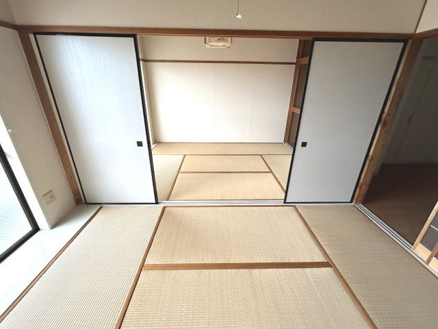 コーポ公文の和室|和室ならではの温かな和の空間で寛ぎの時間を過ごせます