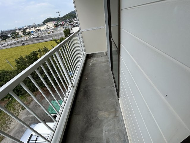 コーポ公文のバルコニー|暖かな日差しのふりそそぐバルコニー