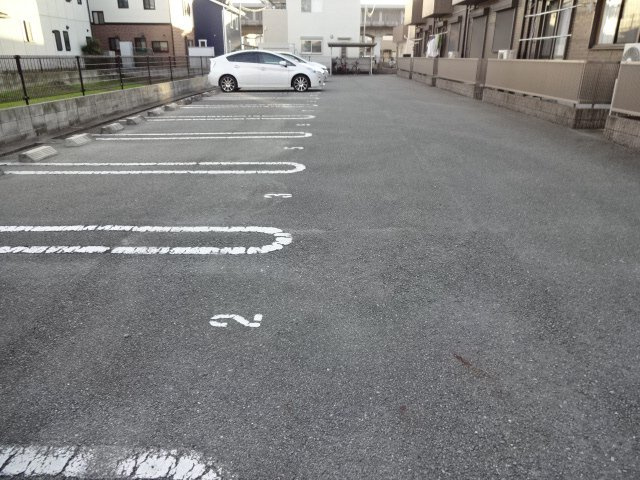 ル・シェモアの駐車場