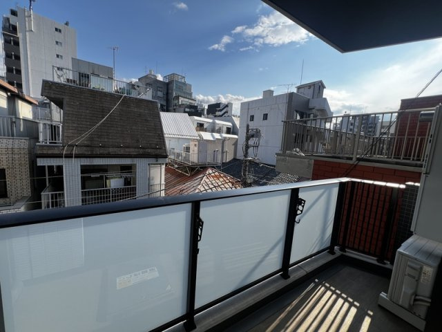 クレストコート新宿山吹町のバルコニー