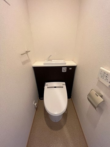 大阪市西淀川区野里２丁目の賃貸マンションのトイレ