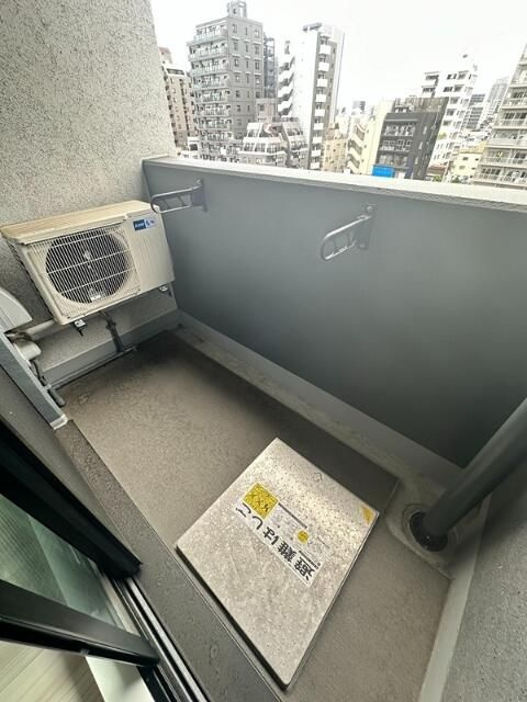 ラティエラ上野入谷のバルコニー