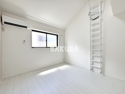 【居間・リビング】 | サンティエグラン横浜月見台 | 開放感のあるゆったりとしたお部屋です♪