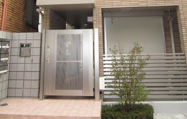 エコーハイツのエントランス|建物の内部です
