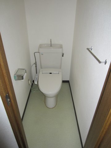 ひたちなか市外野１丁目の賃貸マンションのトイレ|ウォシュレット付きトイレです。