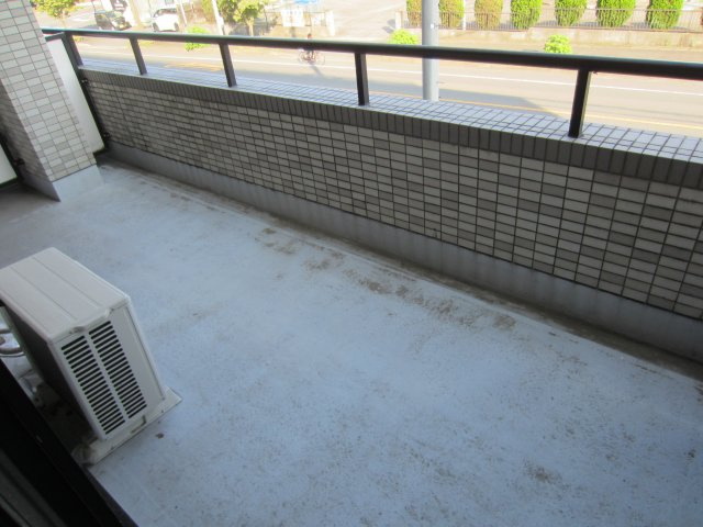 ひたちなか市外野１丁目の賃貸マンションのバルコニー|ワイドバルコニー