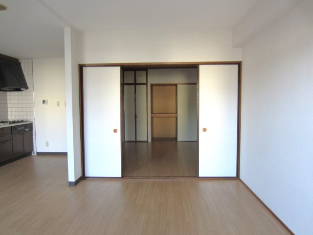 ひたちなか市外野１丁目の賃貸マンションの居間・リビング|リビングダイニングキッチン