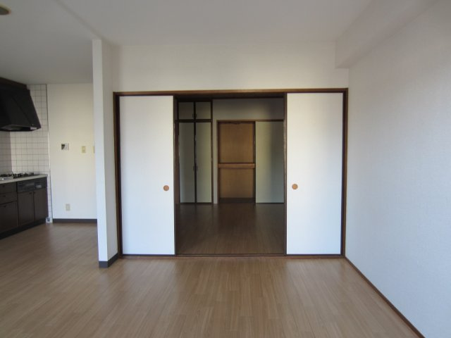 ひたちなか市外野１丁目の賃貸マンションの居間・リビング|リビングダイニングキッチン