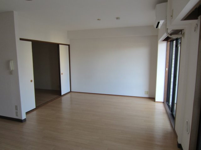 ひたちなか市外野１丁目の賃貸マンションの居間・リビング|リビングダイニングキッチン