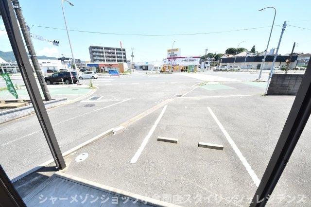 レガーロの駐車場