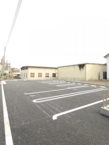 ベル　アルモニーの駐車場