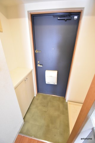 カーサアムール　仲介手数料無料の玄関