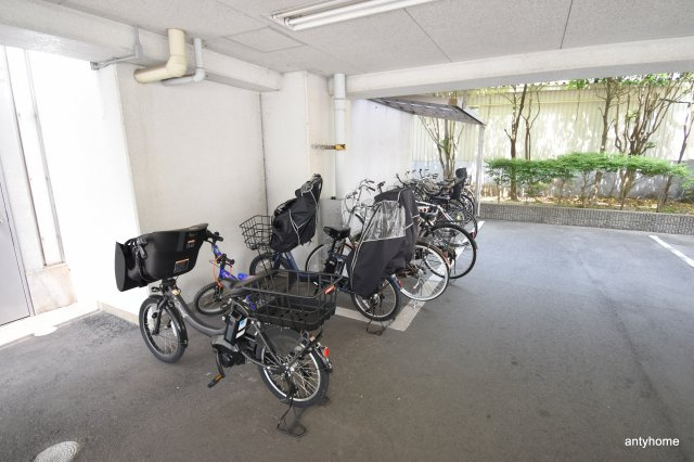 カーサアムール　仲介手数料無料の駐車場