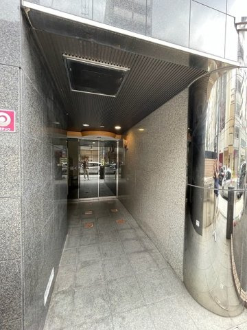 セントアミール南久宝寺のエントランス
