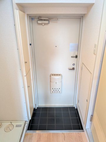 【玄関】 | ジョイフル船橋 | スッキリまとまった玄関です