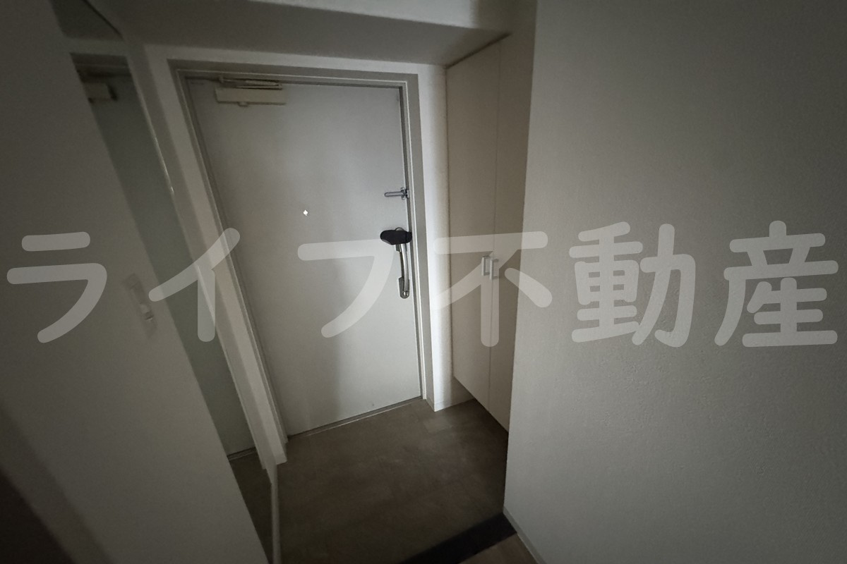 サンシエロ東今里の玄関|収納もある玄関です
