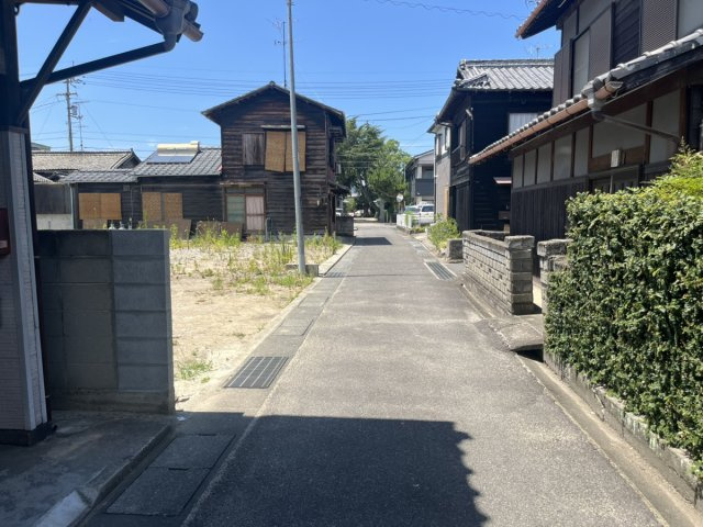 西条市壬生川土地【521】61.28坪の前面道路含む現地写真