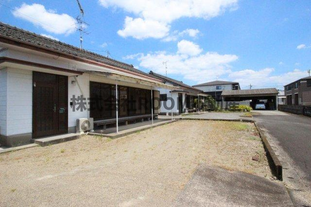 高木貸家の駐車場|駐車場があります