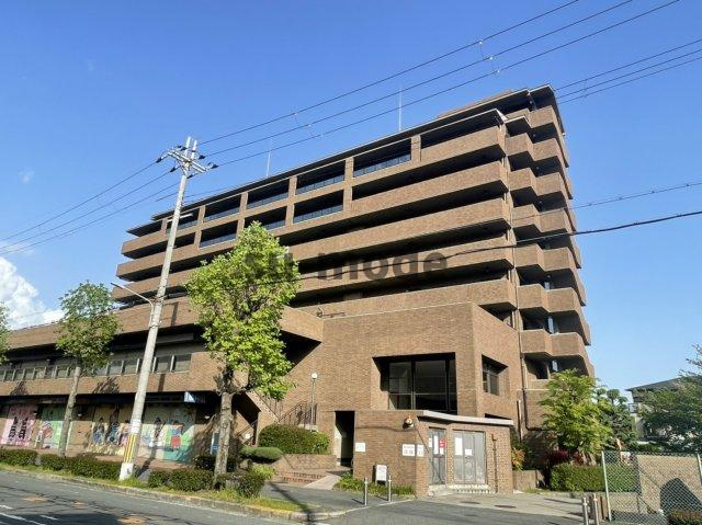東千里OMパレスの外観