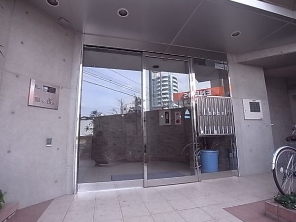 パレス東洋上甲子園のエントランス