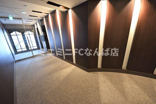 ネットフローラ阿波座のエントランス|落ち着いたエントランスです