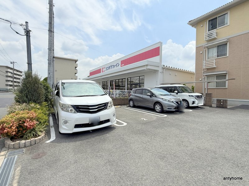 エル プエンテⅡの駐車場