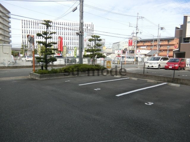 南山寿ガーデンの駐車場