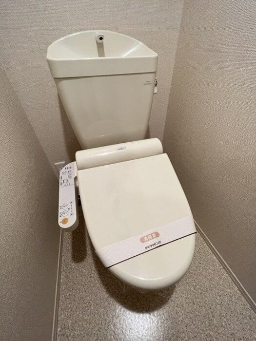 レ・セーナ甲東園のトイレ