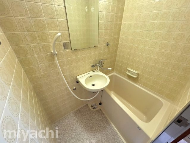 山本ハイツの浴室