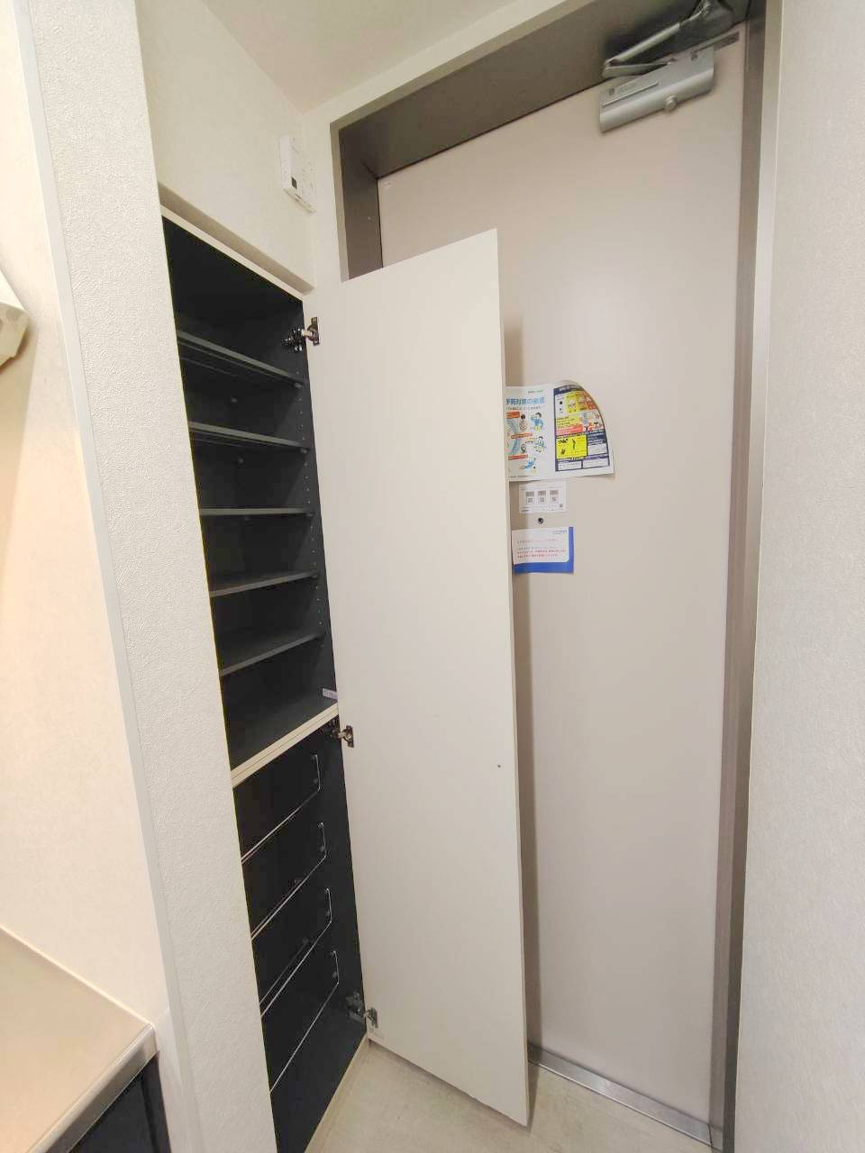 メゾン　ソレーユの玄関|★トールタイプのシューズＢＯＸ★