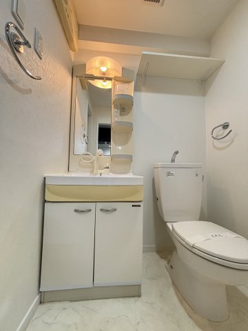 エンクレスト渡辺通の洗面所