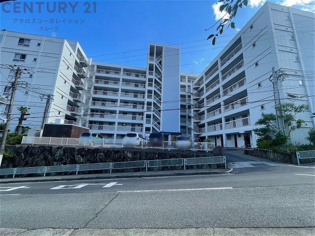 鉄骨造７階建て