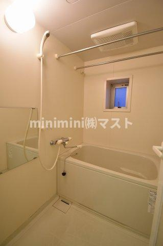 オーシャン松屋町の浴室