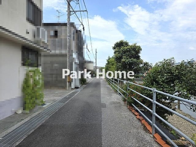 高知市十津2丁目 -2期1棟- 新築戸建ての前面道路含む現地写真