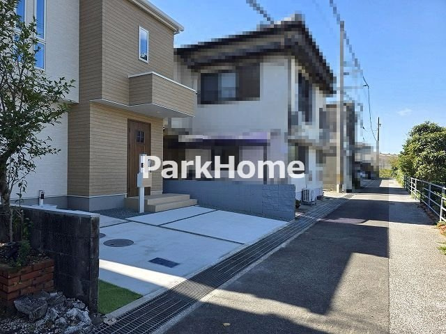 高知市十津2丁目 -2期1棟- 新築戸建ての前面道路含む現地写真