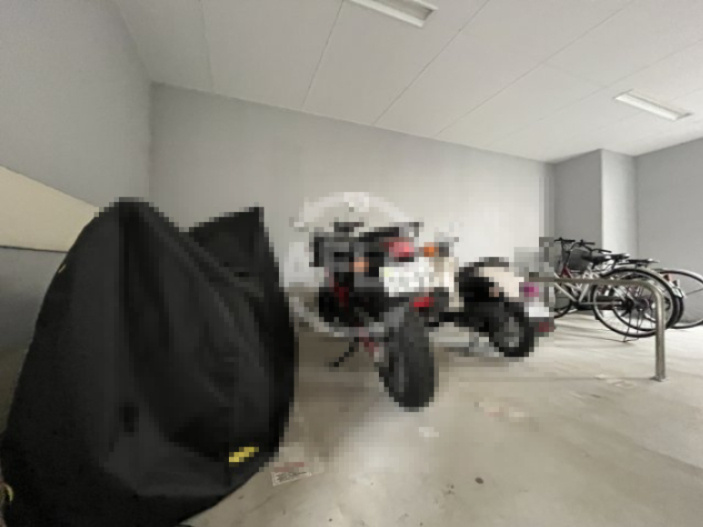 グランカリテ新大阪WESTのその他共用部分|バイク置き場