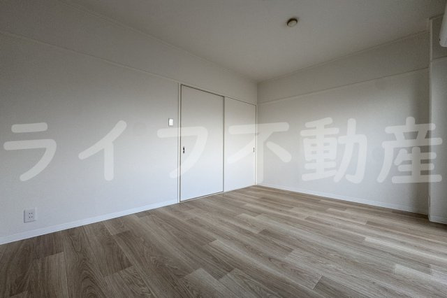 プチハイツ田中の洋室|広々とした洋室です