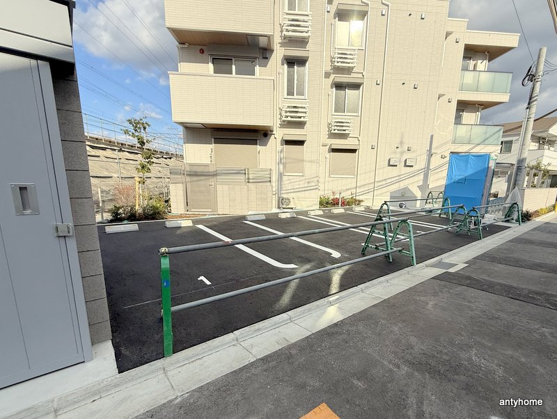 クラシスト清和園町の駐車場