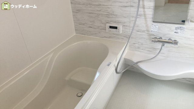 草加市青柳6丁目　中古一戸建ての浴室