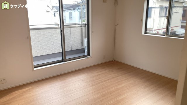 草加市青柳6丁目　中古一戸建ての寝室