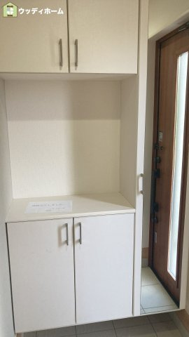 草加市青柳6丁目　中古一戸建ての玄関