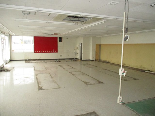 榎前町貸店舗のロビー